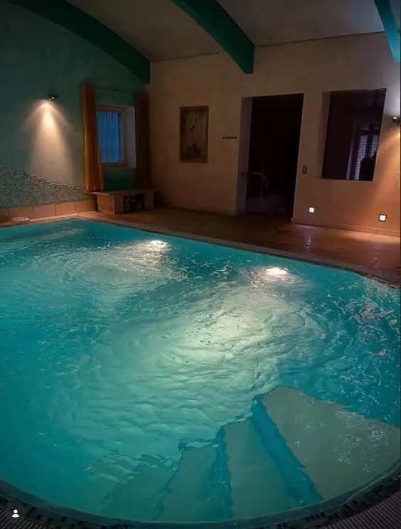 Abendstimmung im Wellenwunder-Pool